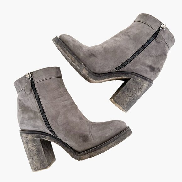 Chanel CC Turnlock Ankle Boots EU 38 US 7-7.5 Grey Suede High Block Heel Bootie - Picture 8 of 14